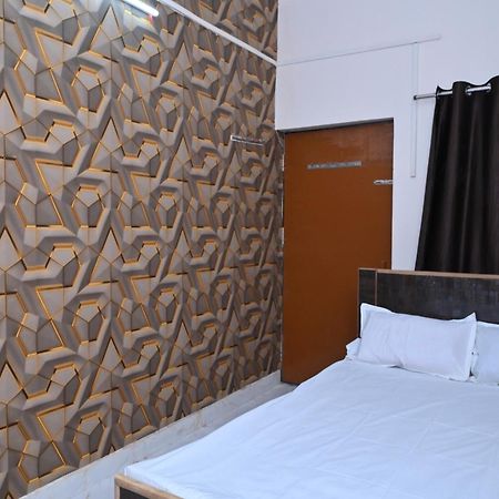 Privyrooms ゴーラクプル エクステリア 写真