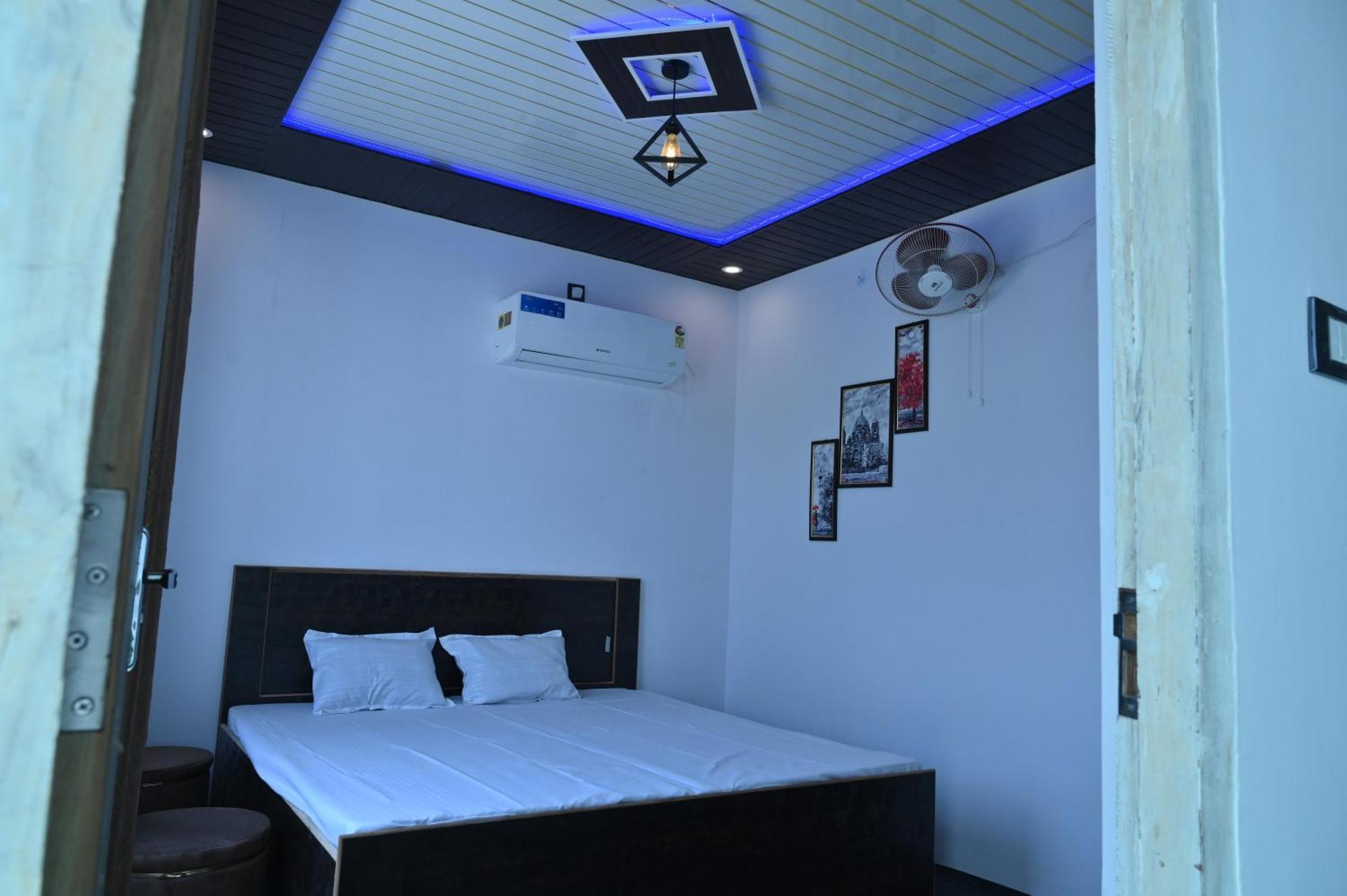 Privyrooms ゴーラクプル エクステリア 写真