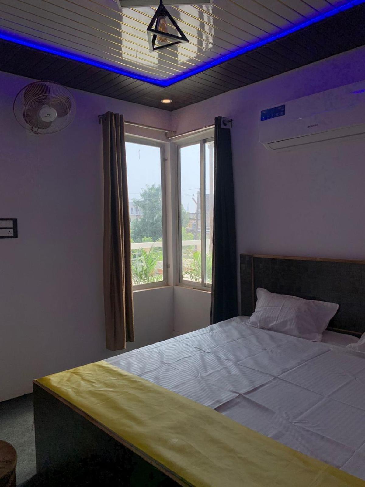 Privyrooms ゴーラクプル 部屋 写真
